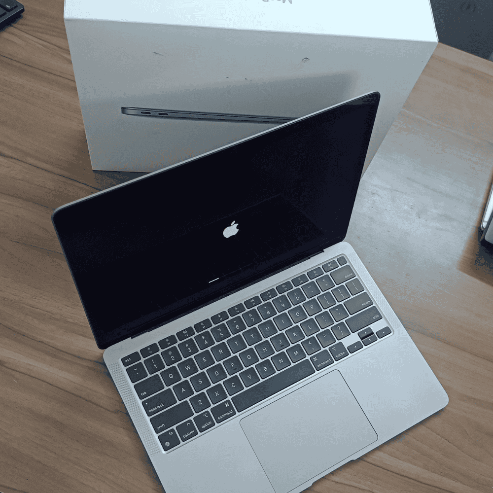 MacBook Air M1 (Space Gray) – 8GB RAM, 256GB SSD, 13” Retina Display open box by Gadgetguruz